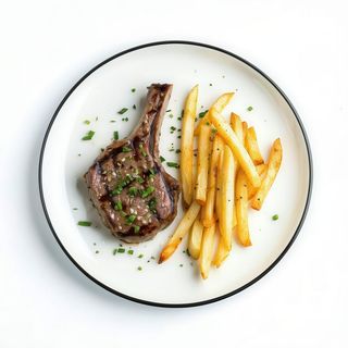 Plato Combinado Chuleta De Cerdo Y Patatas