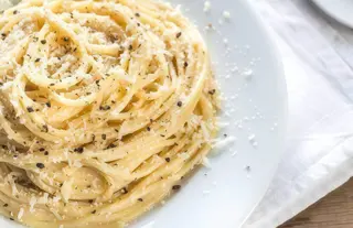 Bucatini cacio e pepe