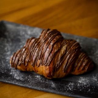 Круассан с шоколадом