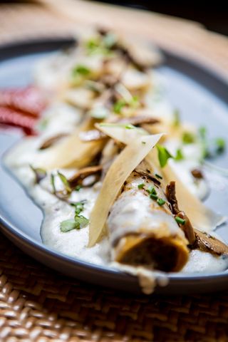 Canelon XL de carrillada al Pedro Ximenez