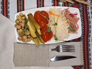 Соління з нашого льоху