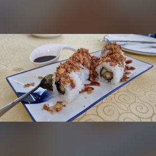 aguacate salmon y queso caviar 8und