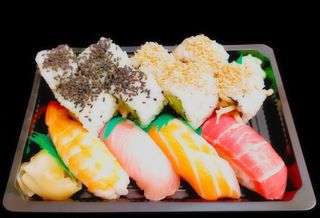 Bandejas De Sushi Variado 1 Persona (12 Uds.)