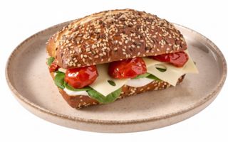 Kanapka value z żółtym serem