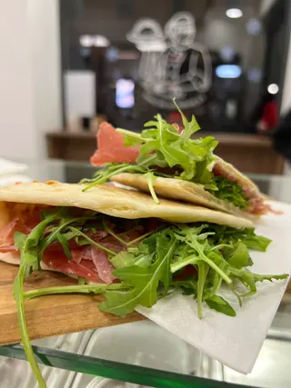 Classica crudo