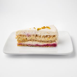 Torta s pistacijom i malinama