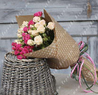 11 кущових троянд