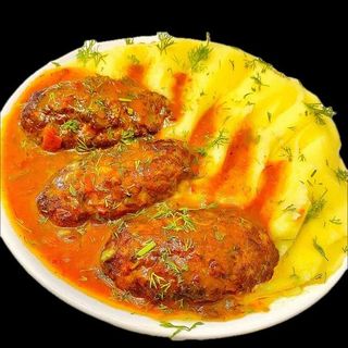 Chiftele de pui marinate cu Garnitura la alegere