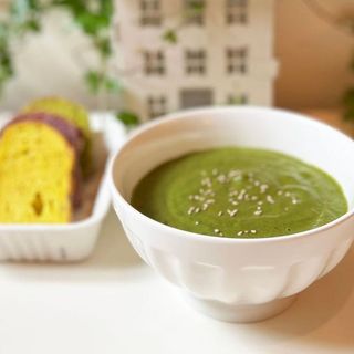 VELLUTATA DI SPINACI, ZUCCHINE E BASILICO