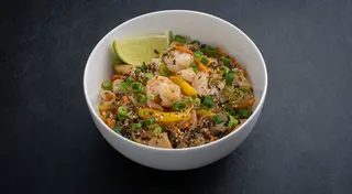 Локшина з креветкою, куркою та нектарином 250 г.