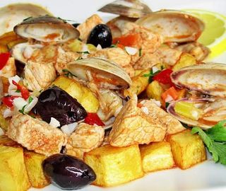 Carne de Porco à Alentejana