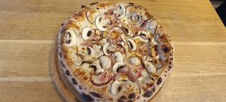 11. Pizza Carbonara 26cm