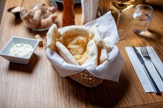 Foccacia cu parmezan si usturoi