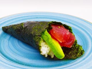 177. Temaki tonno