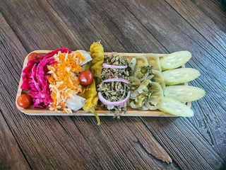 მწნილის ასორტი