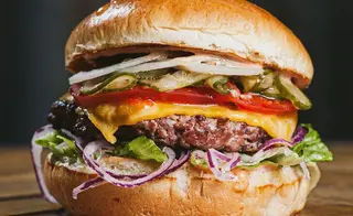 Roślinny Cheeseburger