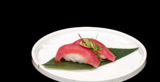 329. Nigiri tonno - 2 pezzi