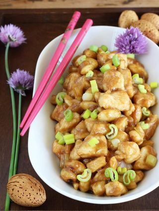 255. Pollo al mandorle