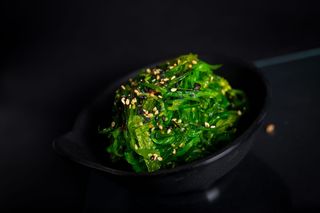 Салата уакаме (150г)