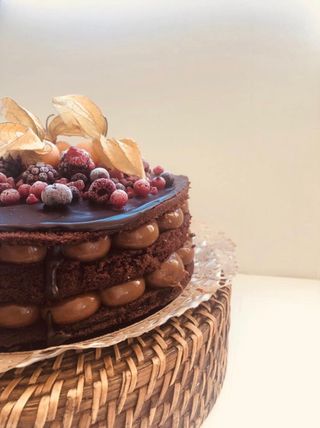 Tarta Entera de  Dulce de leche y frutos del Bosque Tamaño S  (M 14)