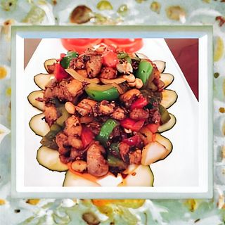 62 Ljuta piletina u woku 500 gr