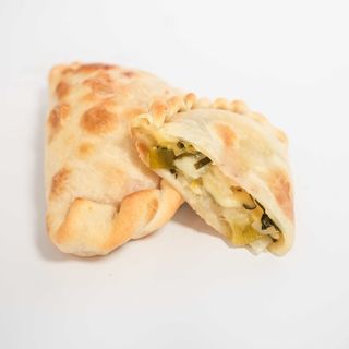Empanada Cebolla y Queso