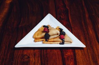 Clătite cu ciocolată și înghețată