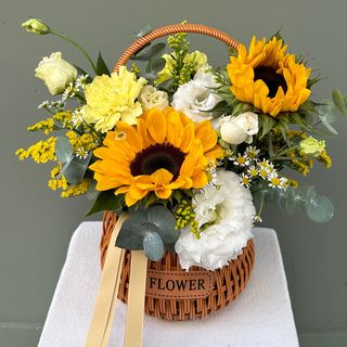 Mini cesta con flores