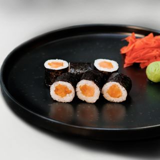 Макі рол з копченим лососем (110г)