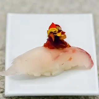 407 Nigiri branzino - 2 pezzi
