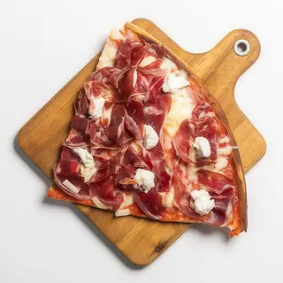 Prosciutto di pecora e crema di caprino - 1/4 teglia