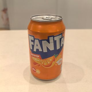 Fanta naranja lata