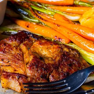 Ceafa tiganeasca cu cartofi aurii