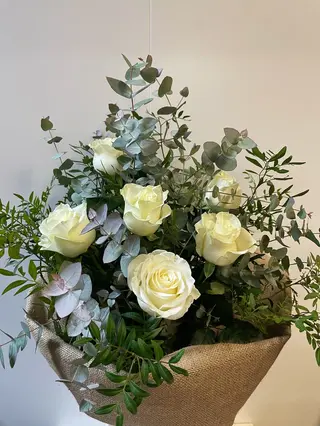 Ramo 6 rosas blancas (foto orientativa)