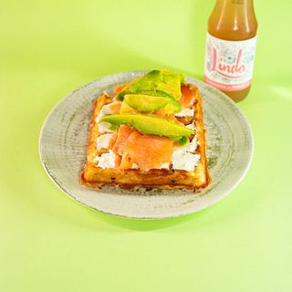 GOFRE SALADO & BEBIDA