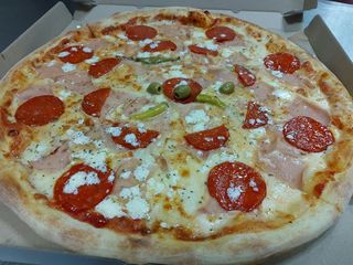 Serbiana pizza