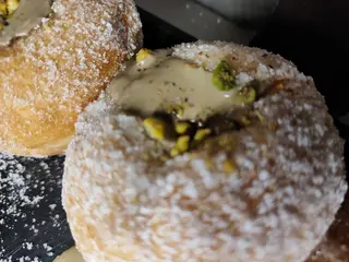 Krapfen al pistacchio