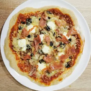 Pizza Ibérica (Mediana) jamón champiñón pimiento huevo