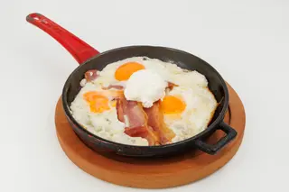 Jaja sa slaninom