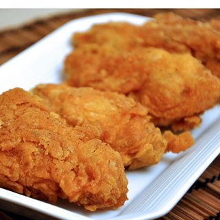 102. Alitas de pollo frito