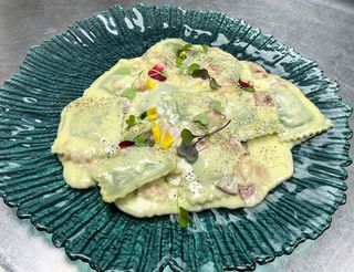 Raviolis De Ricotta Y Espinacas A La Carbonara 