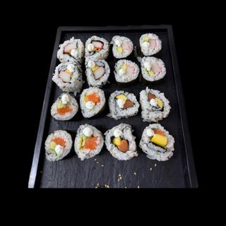 Bandeja Osaka 16 piezas