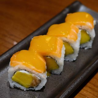 Roll de mango y salmón (8 uds.)