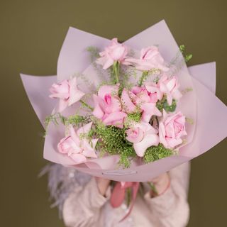 Buchet cu 9 trandafiri roz 