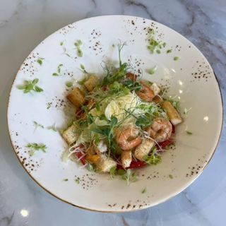 Салат "Цезарь" с креветками