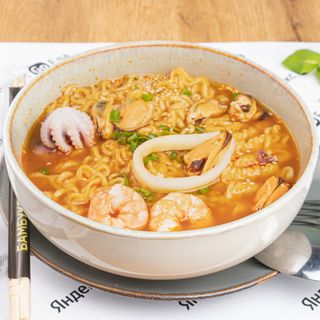 Рамен с морепродуктами