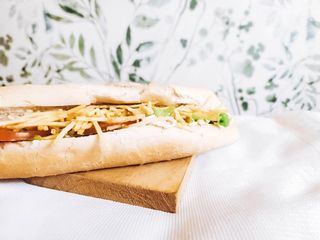 Baguete À Nova Geração de atum