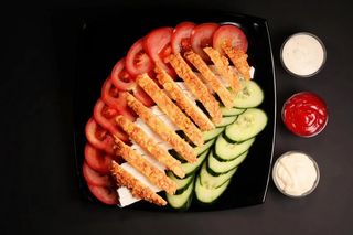 Salata cu piept pane picant