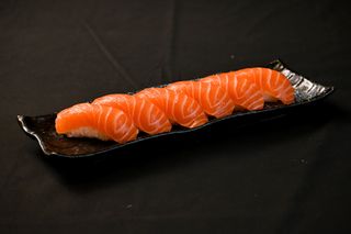 Nigiri de salmón 