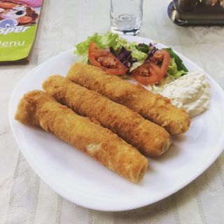 Pohovani palačinci sa piletinom i tartar sos